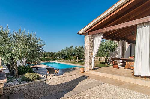 eine Villa für die Vermietung an die Touristen, Galižana, für die Nichtraucher, Internet free wifi, privater Parkplatz, hoher Sicherheitsgrad, kein Gedränge, eine Sackgasse ohne Verkehr, ohne Passanten und Menschen